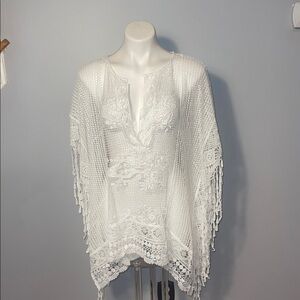 Chico’s ladies NWT Dandy Lace Poncho Top. One size. Antique white.
